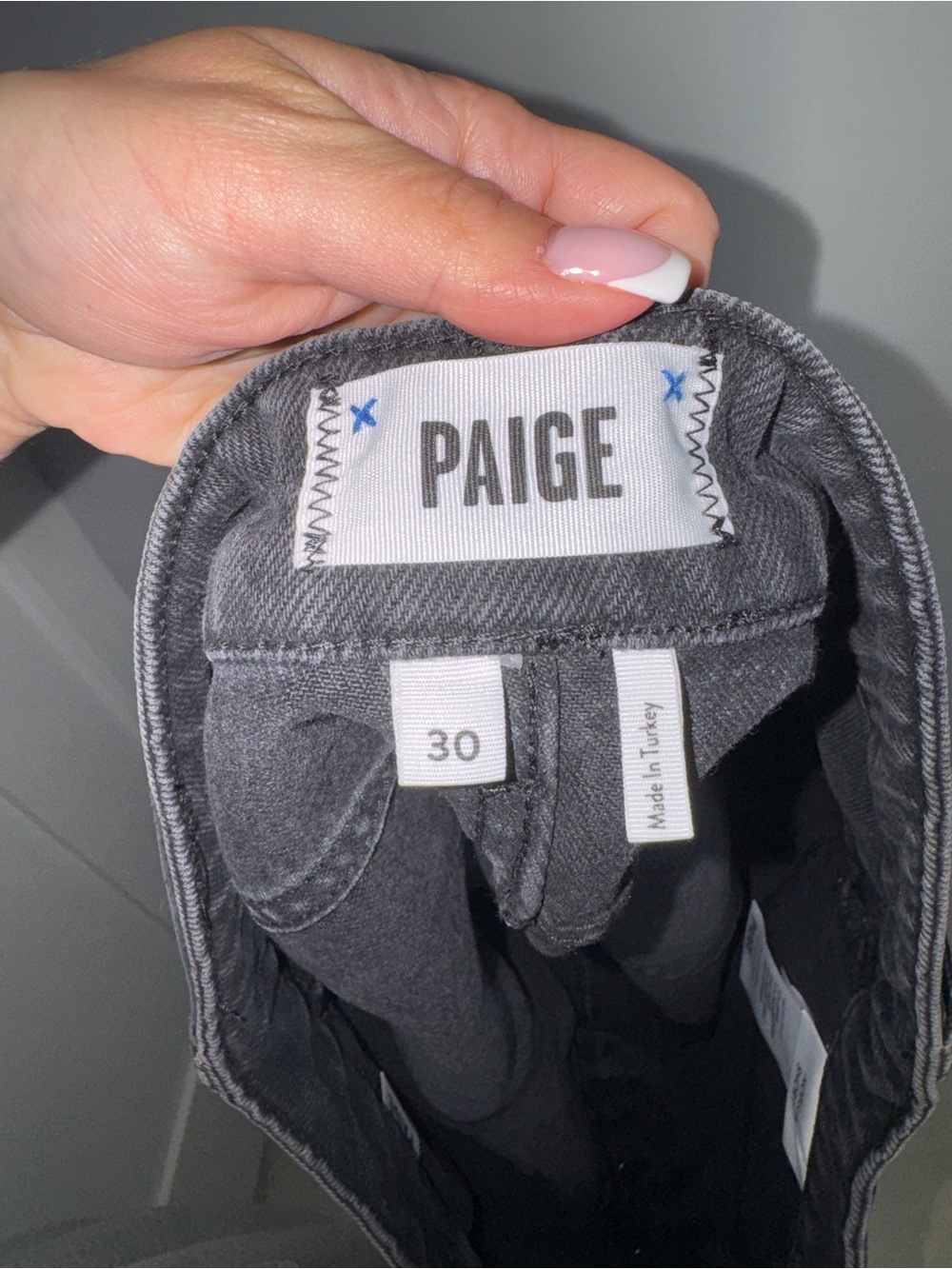 Paige Noella Cut Off Short in Black Dove/Size 30 - Picture 5 of 8